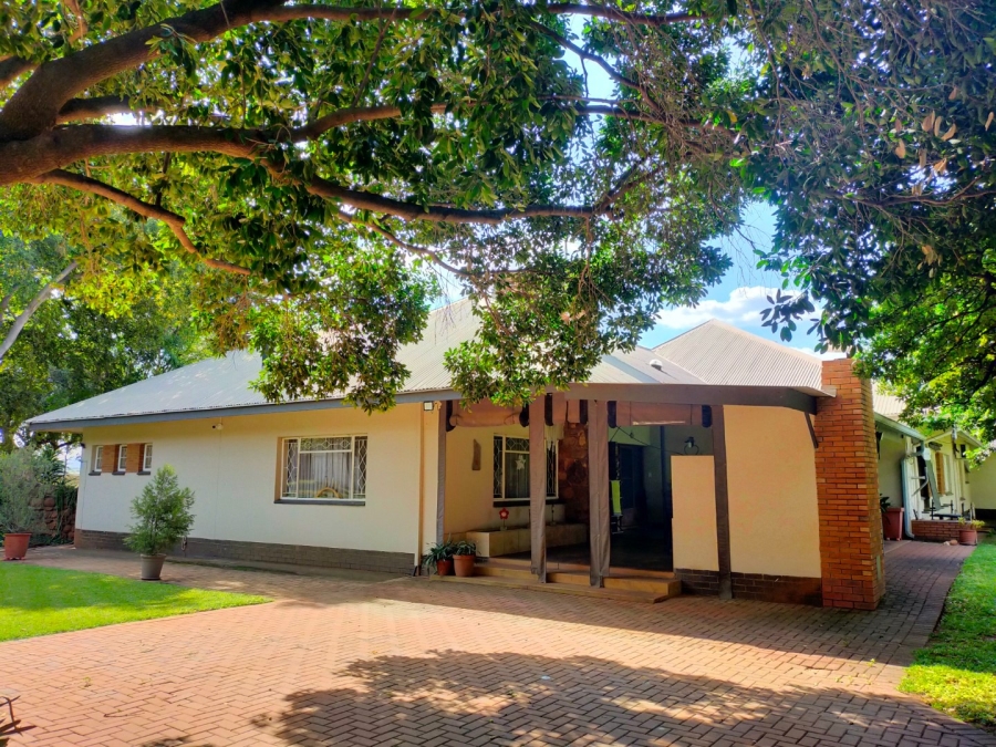 10 Bedroom Property for Sale in Kroondal North West